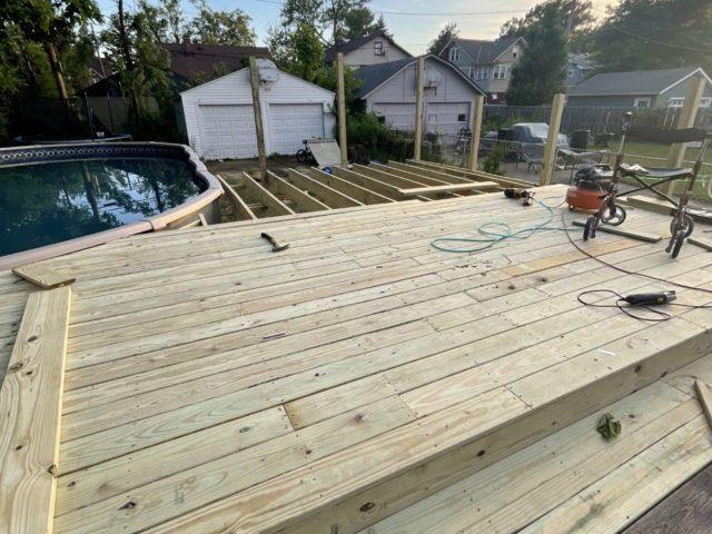 Signs It’s Time to Re-Stain Your Deck