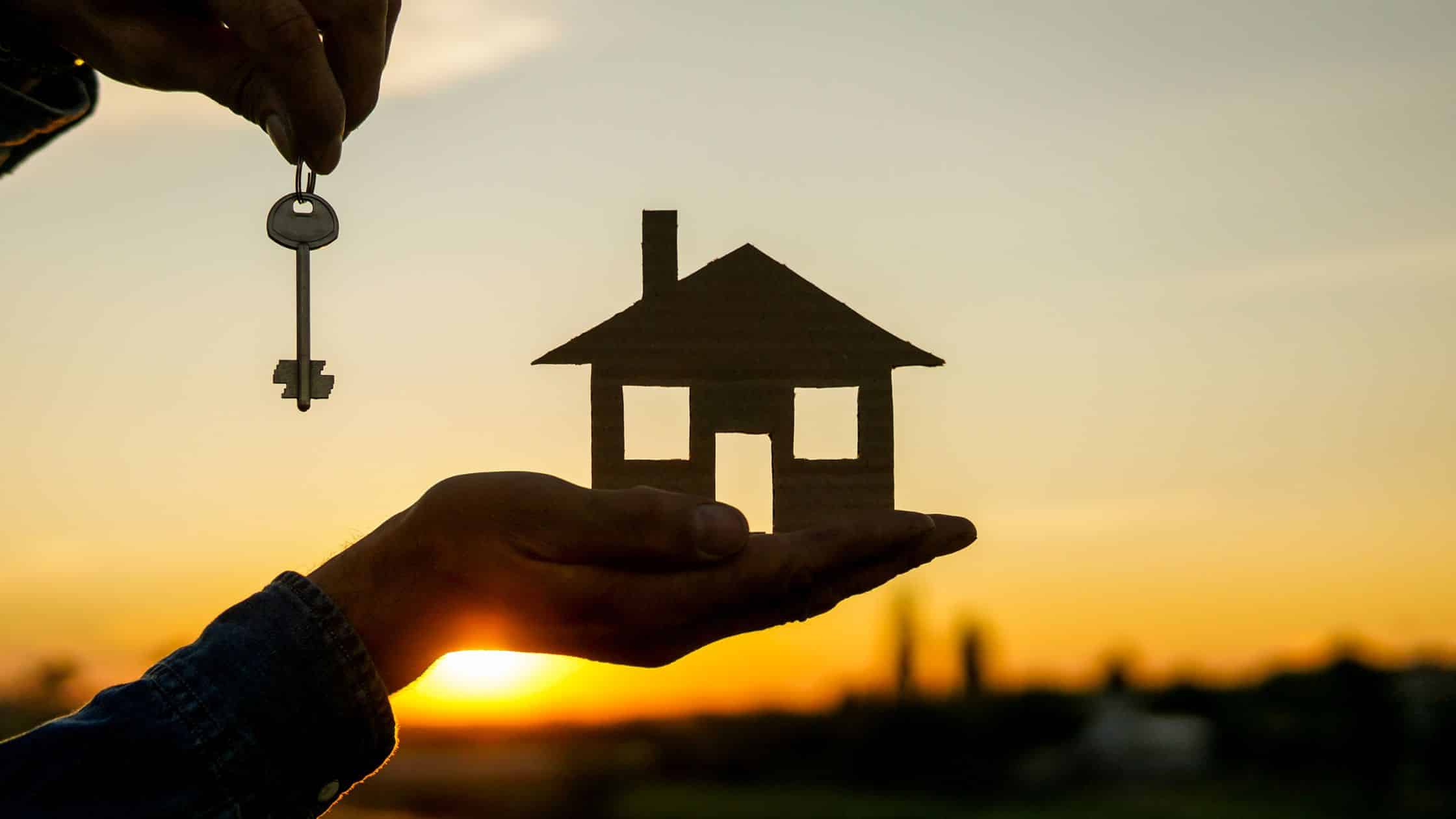 Colin Can Help assisting homeowners in Lyndhurst with home preparation services, including cleaning and repairs, to boost property value before selling.