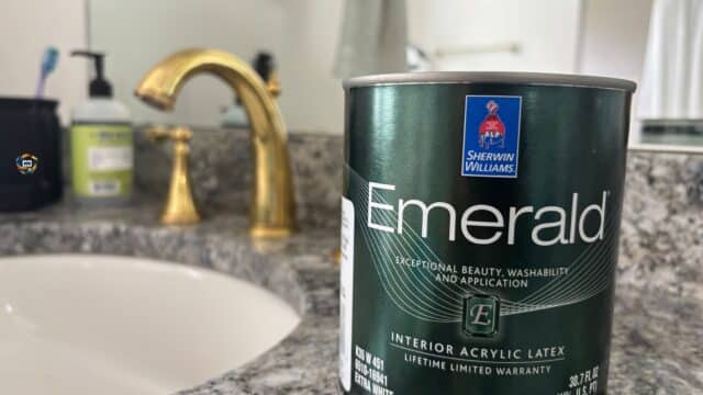 Should You Use Emerald For Bathroom Painting?